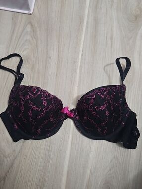 Fredericks brassiere pink heart pink bow small 32A sexy feminine look 💕